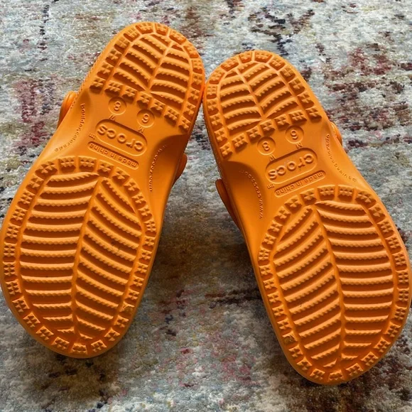 Brand New CROCS Orange 
W 8- M 6 - Picture 2 of 3